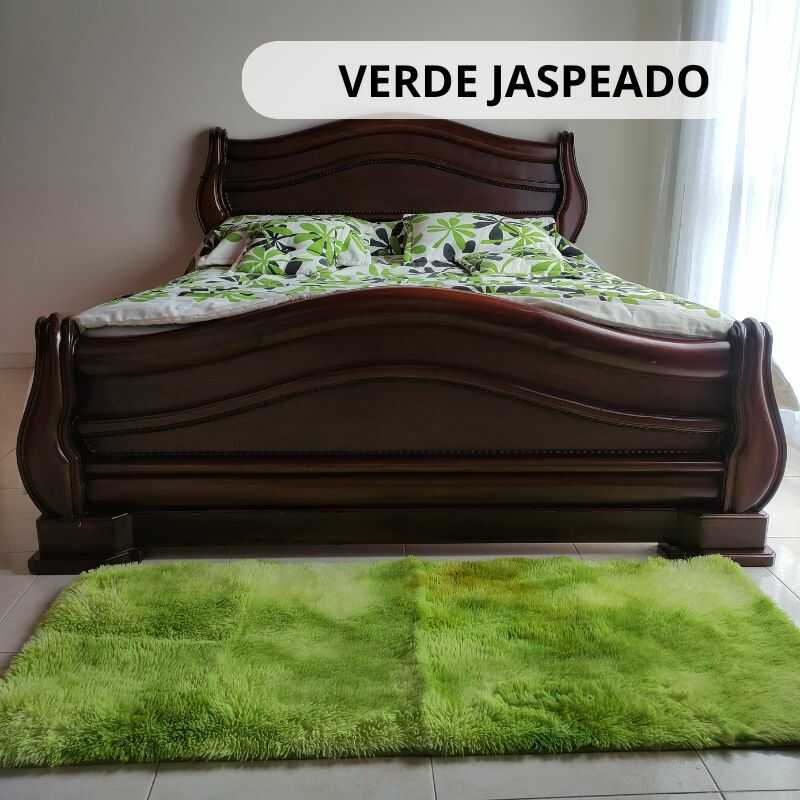 Pie de Cama Peludo