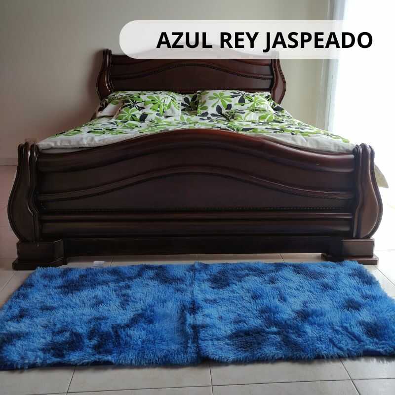 Pie de Cama Peludo