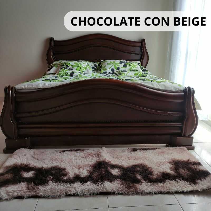 Pie de Cama Peludo